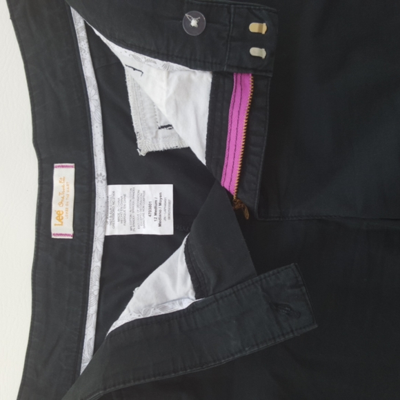 LEE ♡ Super-Sweet Black ONE TRUE FIT Lower on The Waist Comfy Bermuda Shorts 12 - Picture 7 of 9